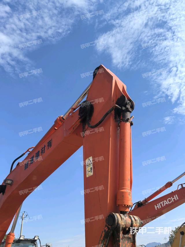 小臂整體右前(工作和回轉(zhuǎn)裝置) 小臂整體右前(工作和回轉(zhuǎn)裝置)