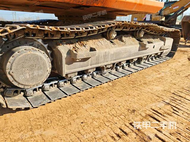 駕駛室頂部（整機(jī)外觀）