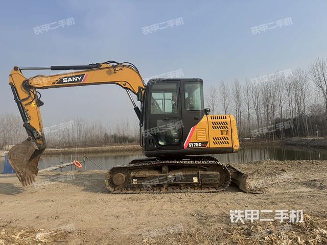 鏟斗右后整體（工作和回轉(zhuǎn)裝置）