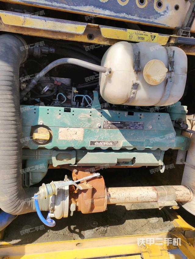 發(fā)動(dòng)機(jī)整體俯視(整機(jī)外觀) 發(fā)動(dòng)機(jī)整體俯視(整機(jī)外觀)