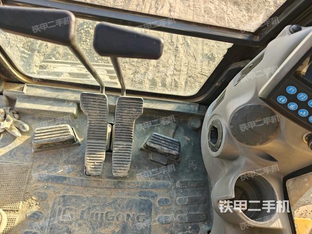 后窗玻璃角標(biāo)(駕駛室部分) 后窗玻璃角標(biāo)(駕駛室部分)