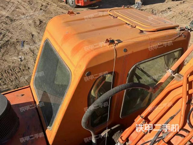 駕駛室頂部（整機(jī)外觀）