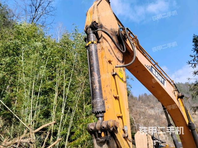 小臂整体左后（工作和回转装置）