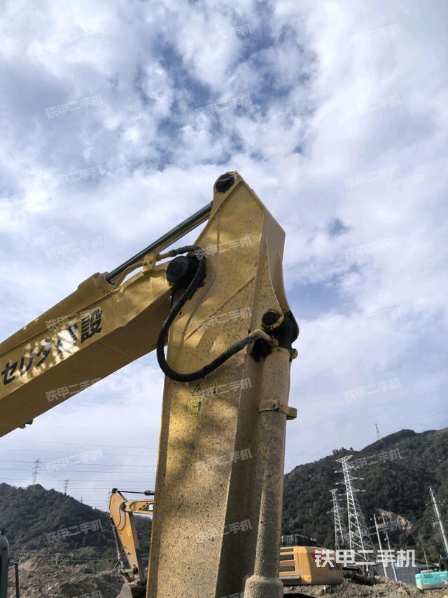 小臂整體右前(工作和回轉(zhuǎn)裝置) 小臂整體右前(工作和回轉(zhuǎn)裝置)