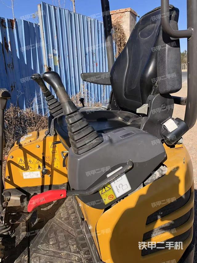 駕駛室整體(整機外觀) 駕駛室整體(整機外觀)