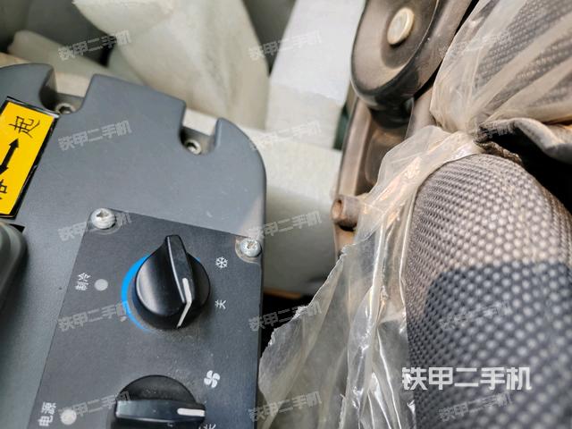 駕駛室左后45度(駕駛室部分) 駕駛室左后45度(駕駛室部分)