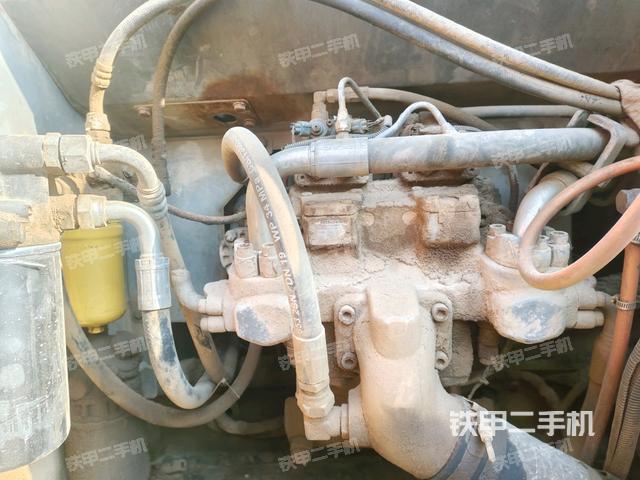 液壓泵斜45?左（大件艙室）