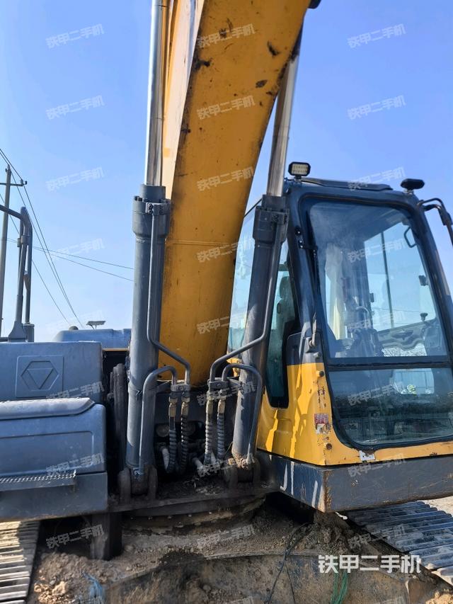 大臂油缸整體?豎拍（工作和回轉(zhuǎn)裝置）