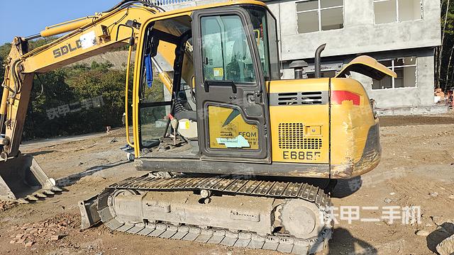 駕駛室整體（整機(jī)外觀）