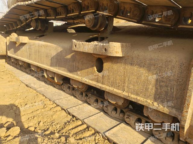 右側(cè)履帶整體（行走機(jī)構(gòu)）