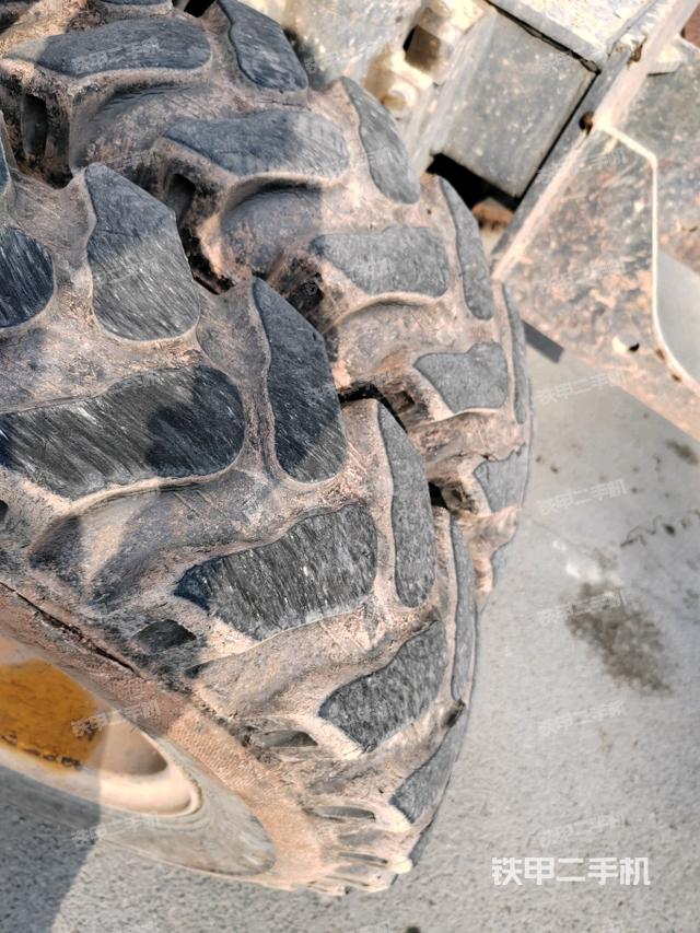 右側履帶整體(行走機構) 右側履帶整體(行走機構)