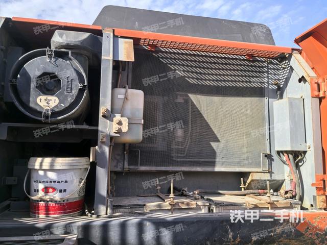 散熱器正面(大件艙室) 散熱器正面(大件艙室)
