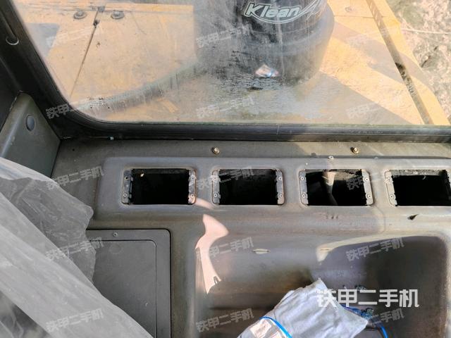 驾驶室左前45度（驾驶室部分）