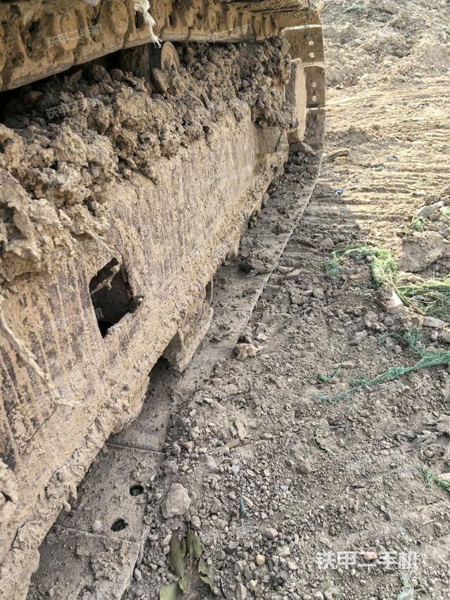 右側(cè)履帶整體(行走機構(gòu)) 右側(cè)履帶整體(行走機構(gòu))