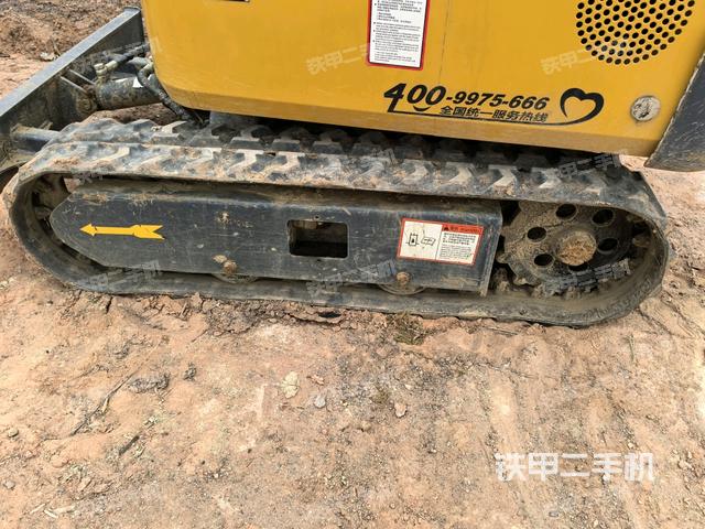 單側(cè)履帶整體(整機(jī)外觀) 單側(cè)履帶整體(整機(jī)外觀)
