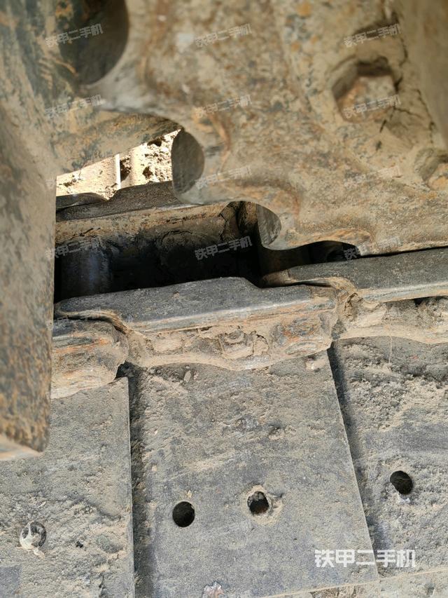 右驅(qū)動(dòng)輪（行走機(jī)構(gòu)）