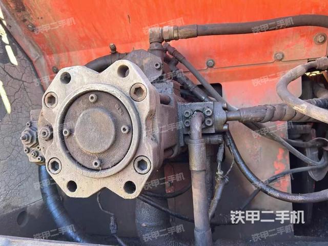 液壓泵艙室正面整體（整機(jī)外觀）