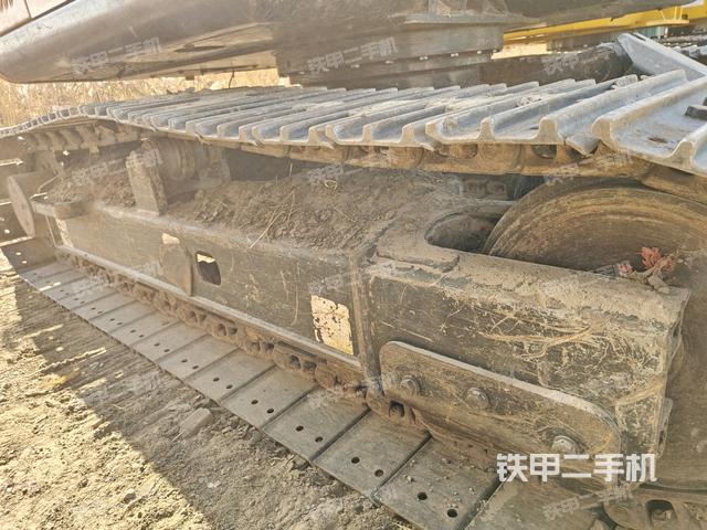 左驅(qū)動輪（行走機(jī)構(gòu)）