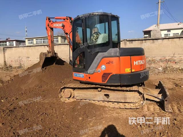 駕駛室頂部（整機外觀）