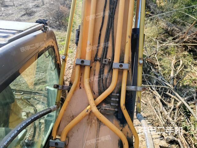 大臂背部俯视（工作和回转装置）