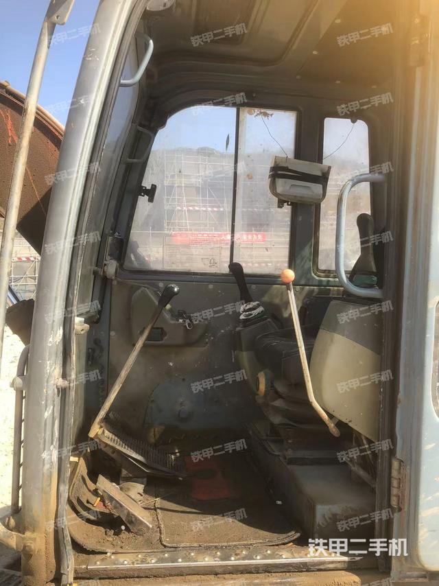  驾驶室正侧（驾驶室部分）