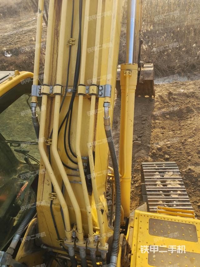 大臂背部俯視（工作和回轉(zhuǎn)裝置）