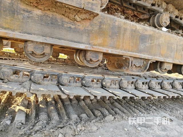 左側(cè)行走馬達(dá)蓋板(行走機(jī)構(gòu)) 左側(cè)行走馬達(dá)蓋板(行走機(jī)構(gòu))