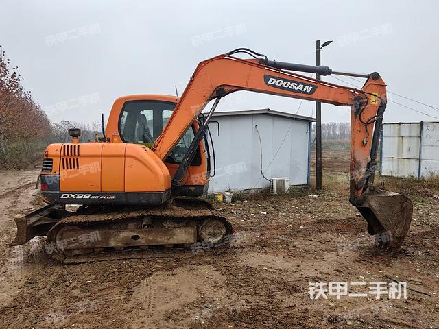 整機右后45°(整機外觀) 整機右后45°(整機外觀)