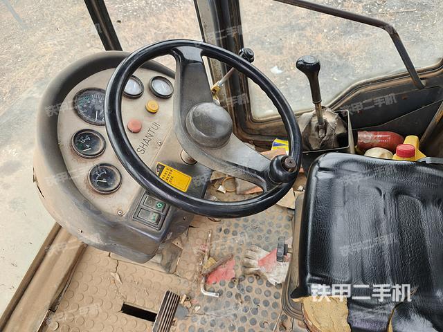 驾驶室操作台（设备外观及核心部件）