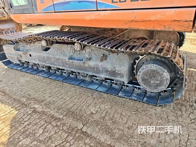 單側(cè)履帶整體（整機(jī)外觀）