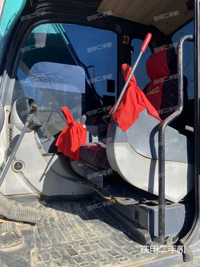 駕駛室整體（整機(jī)外觀）