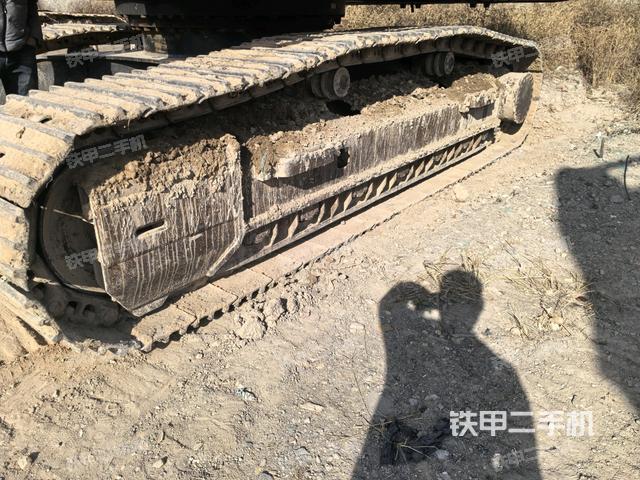 左側(cè)履帶整體?(行走機(jī)構(gòu)) 左側(cè)履帶整體?(行走機(jī)構(gòu))
