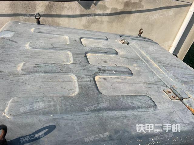 駕駛室頂部（整機外觀）