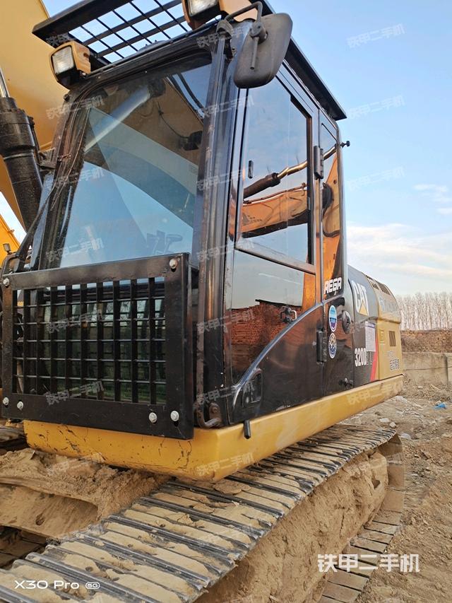 駕駛室整體（整機(jī)外觀）