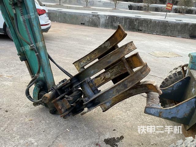 鏟斗45度(工作和回轉(zhuǎn)裝置) 鏟斗45度(工作和回轉(zhuǎn)裝置)