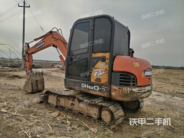 左后45(整機(jī)外觀) 左后45(整機(jī)外觀)