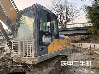 徐工XE200DA挖掘機(jī)實(shí)拍圖片