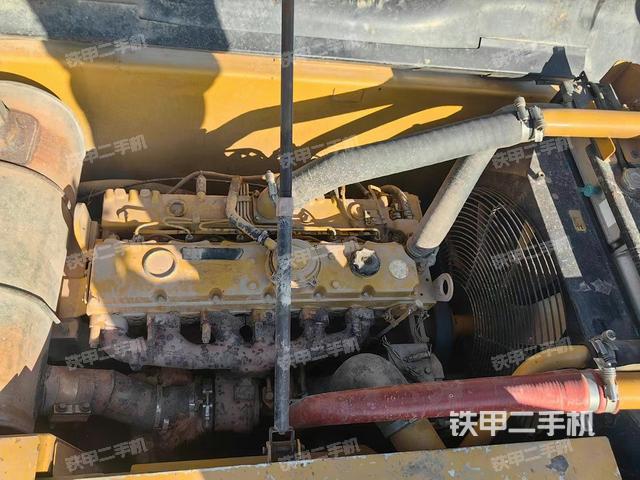 發(fā)動(dòng)機(jī)整體俯視(整機(jī)外觀) 發(fā)動(dòng)機(jī)整體俯視(整機(jī)外觀)