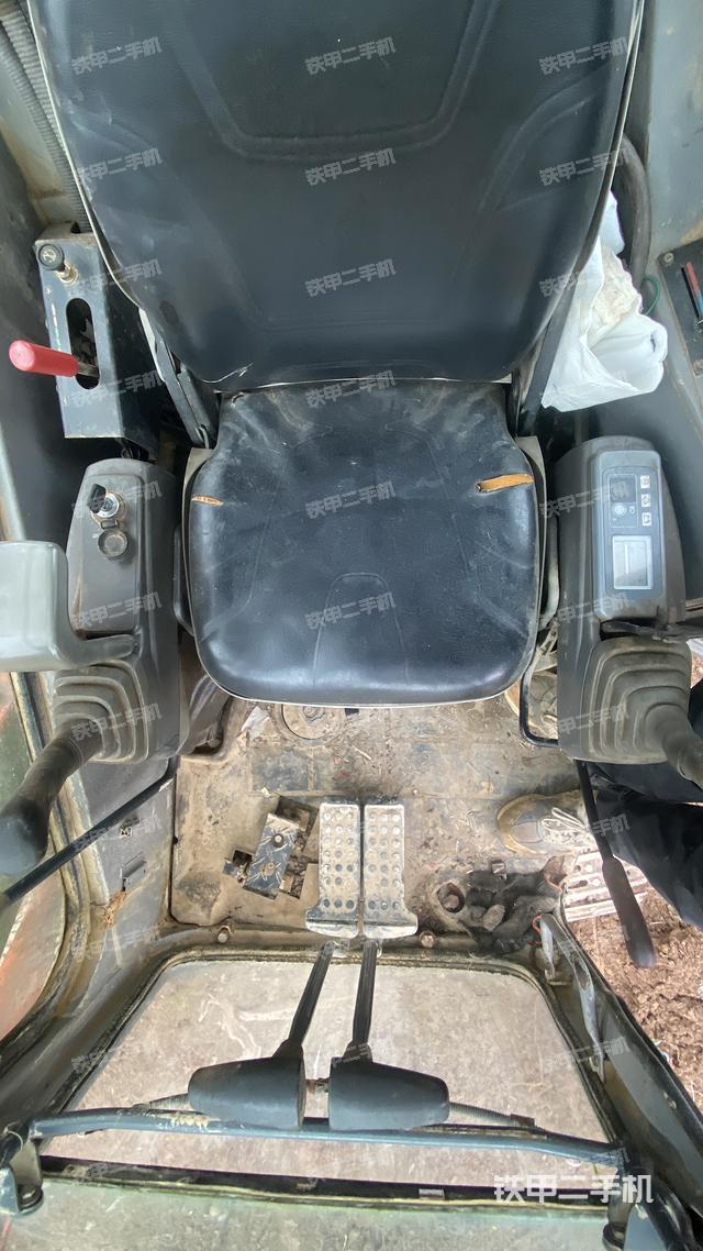 驾驶室整体（整机外观）