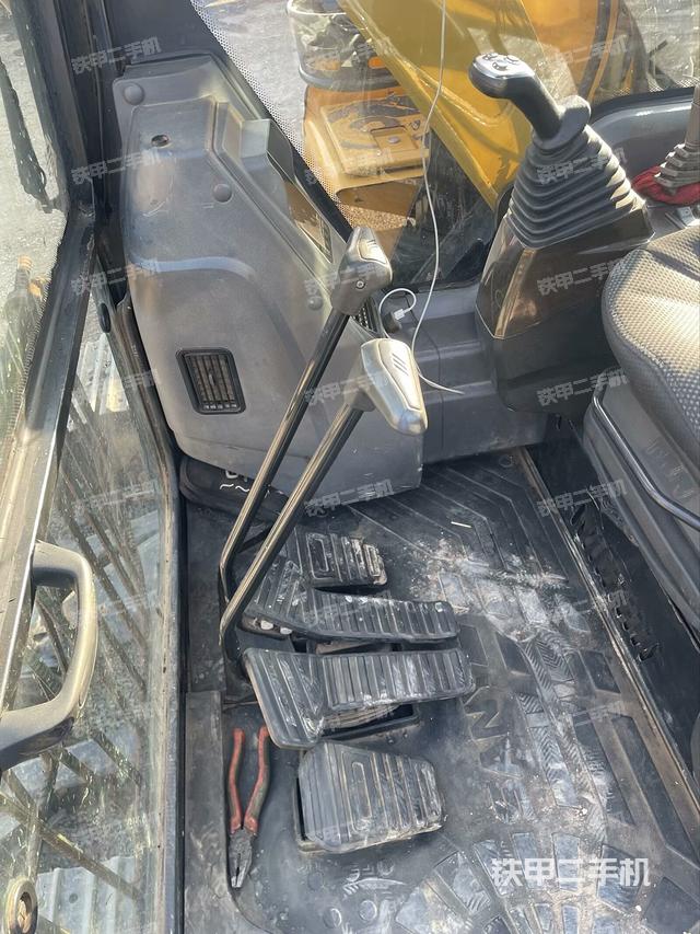 后窗玻璃角標(biāo)（駕駛室部分）