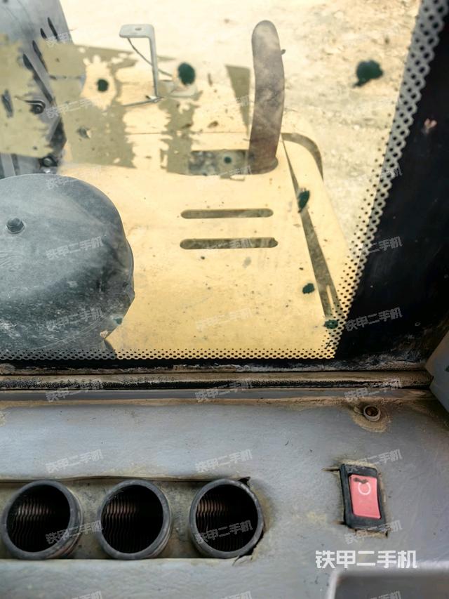 后窗玻璃角標(biāo)(駕駛室部分) 后窗玻璃角標(biāo)(駕駛室部分)