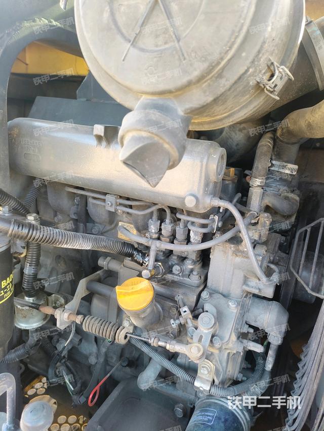 發(fā)動(dòng)機(jī)室（上車部件）