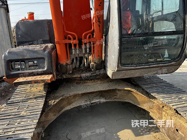 駕駛室整體（整機外觀）