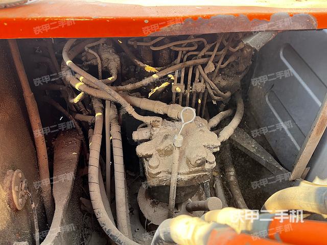 回轉(zhuǎn)馬達和主控閥（整機外觀）