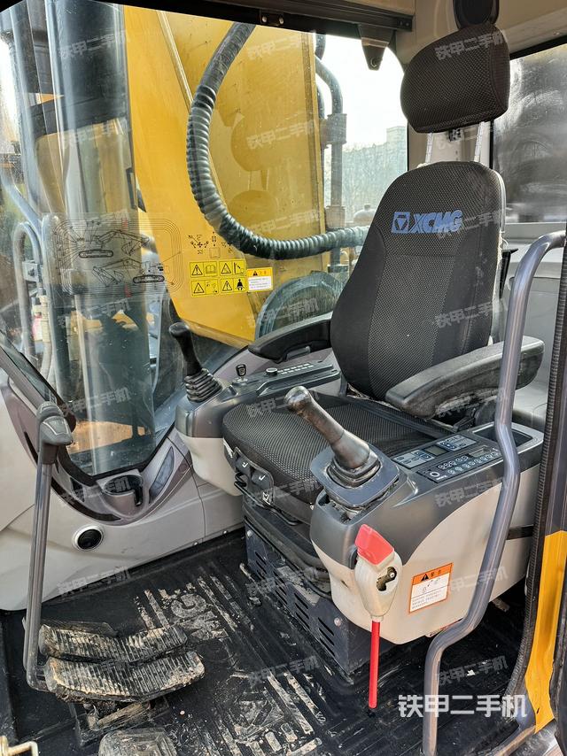 駕駛室整體（整機(jī)外觀）