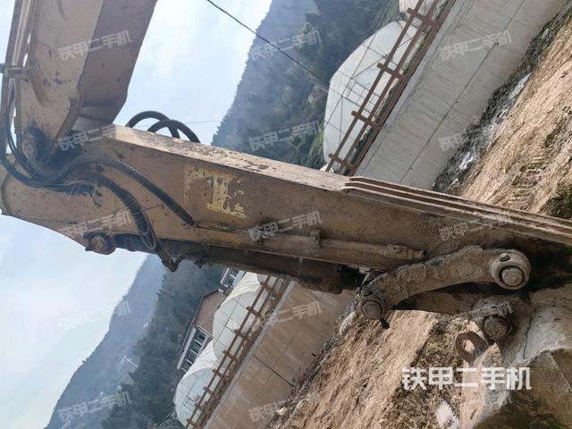 小臂整體左后(工作和回轉(zhuǎn)裝置) 小臂整體左后(工作和回轉(zhuǎn)裝置)