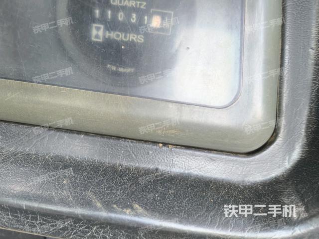 駕駛室內(nèi)部全景（推土機駕駛室）