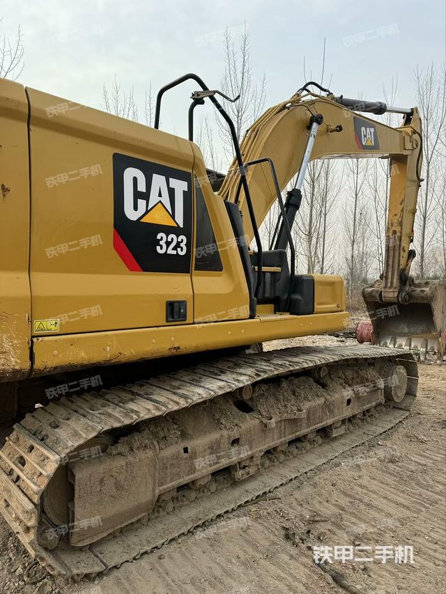 卡特彼勒新一代CAT®323 液压挖掘机的设备实拍-第2张实拍照片