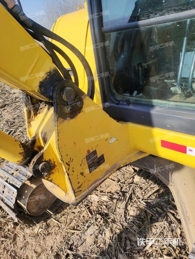 大臂根部?斜（工作和回轉(zhuǎn)裝置）