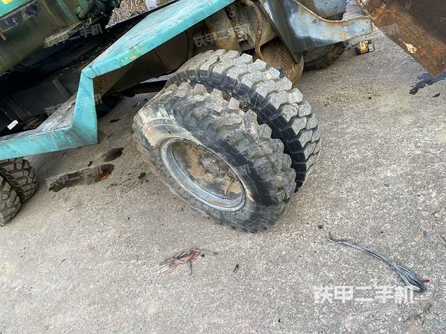 右側(cè)履帶整體?(行走機(jī)構(gòu)) 右側(cè)履帶整體?(行走機(jī)構(gòu))